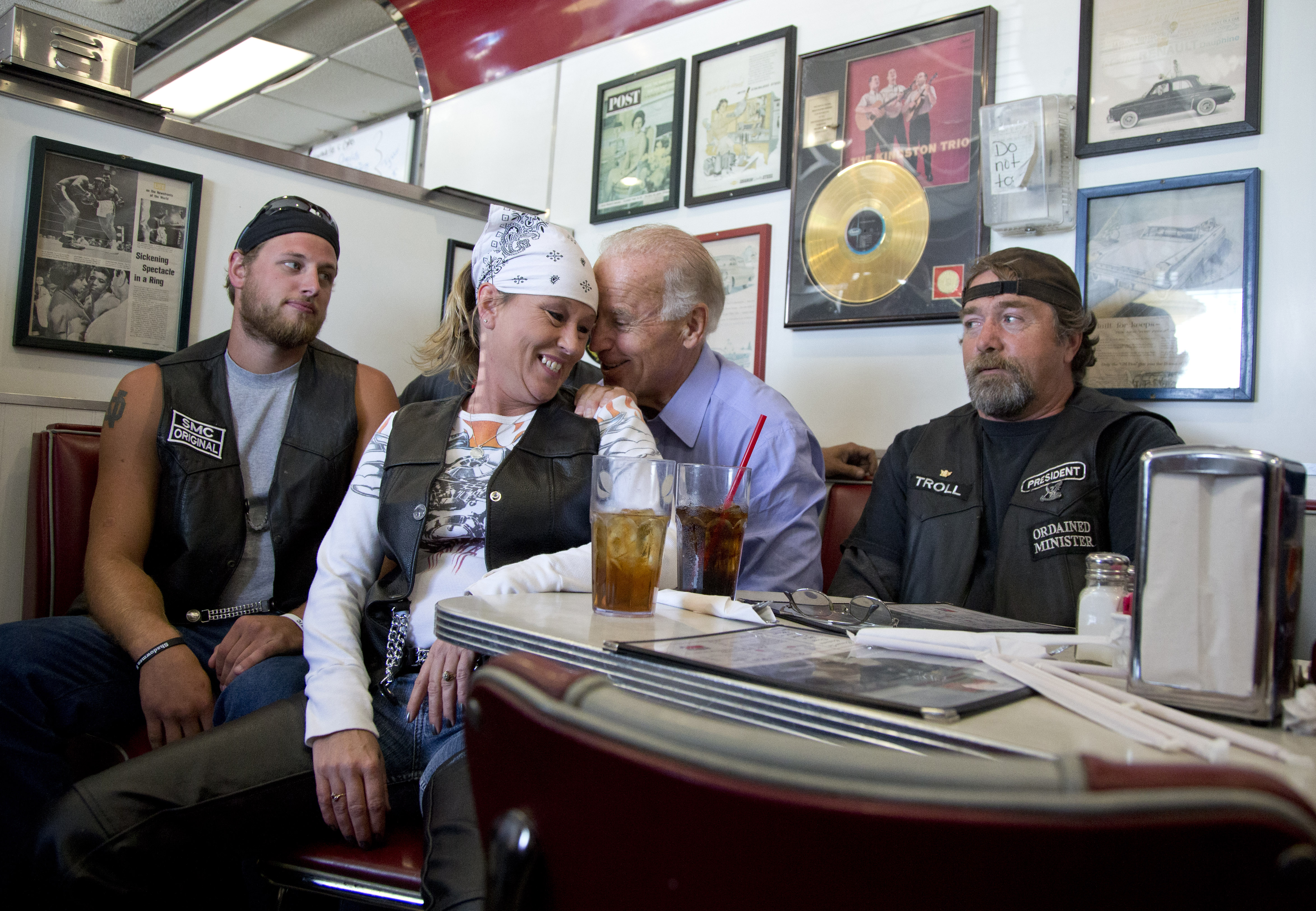 Vice President Joe Biden's talks to customers during a stop at Cruisers Diner, Sunday, Sept. 9, 2012, in Seaman, Ohio.  (AP Photo/Carolyn Kaster)