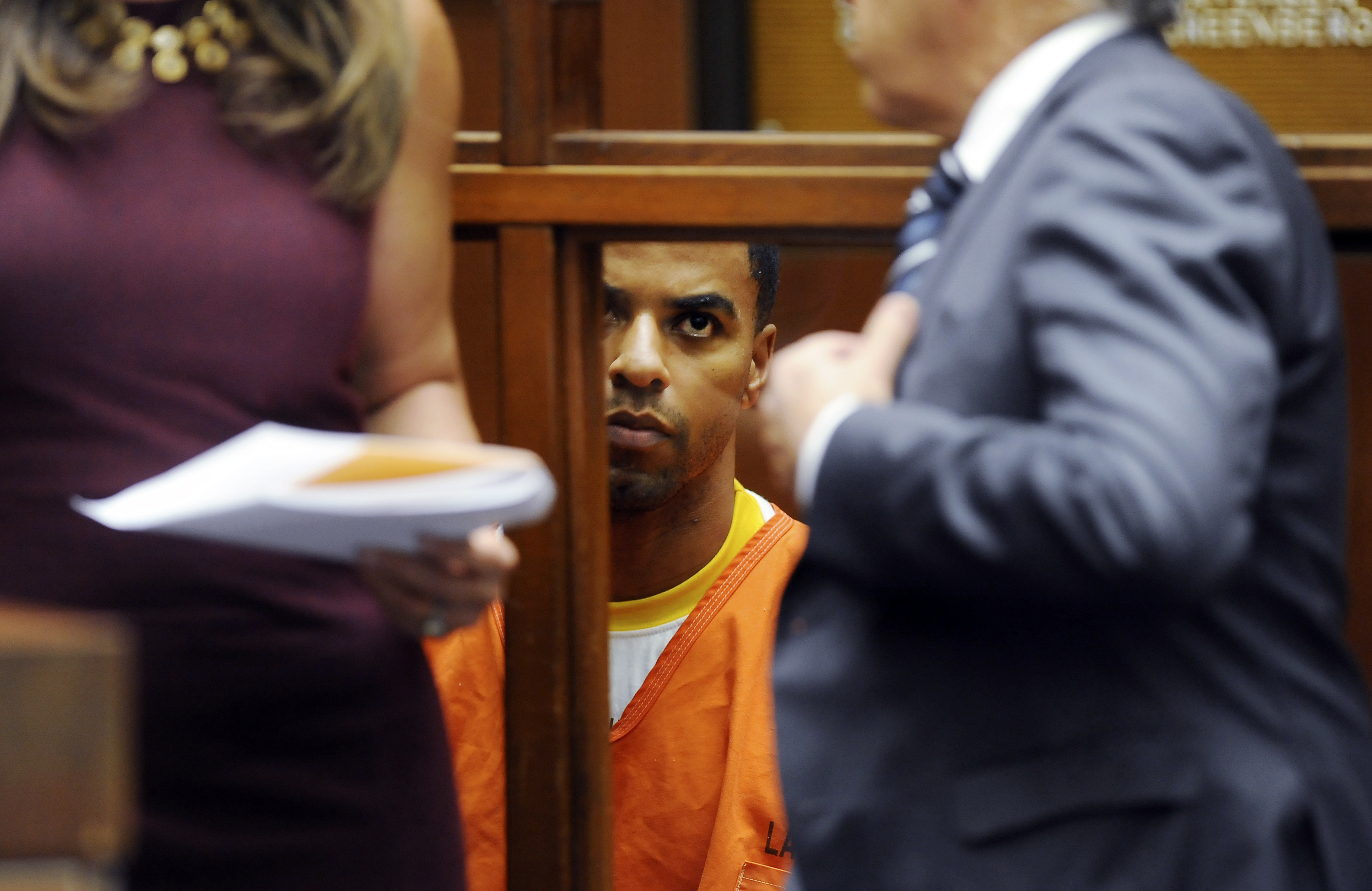 NFL All-Pro safety Darren Sharper appears on Monday, March 24, 2014, in Los Angeles Superior Court in Los Angeles.  (AP Photo/Los Angeles Times, Wally Skalij, Pool)