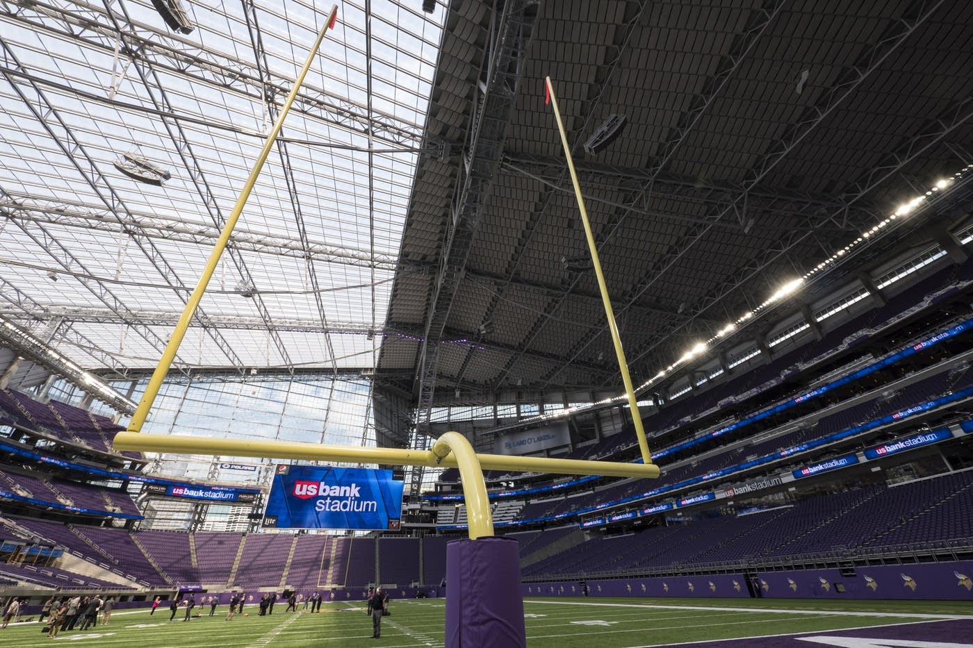 Minnesota Vikings Owner Thinks Big With New Stadium — and Blows a Big Horn  – The Forward