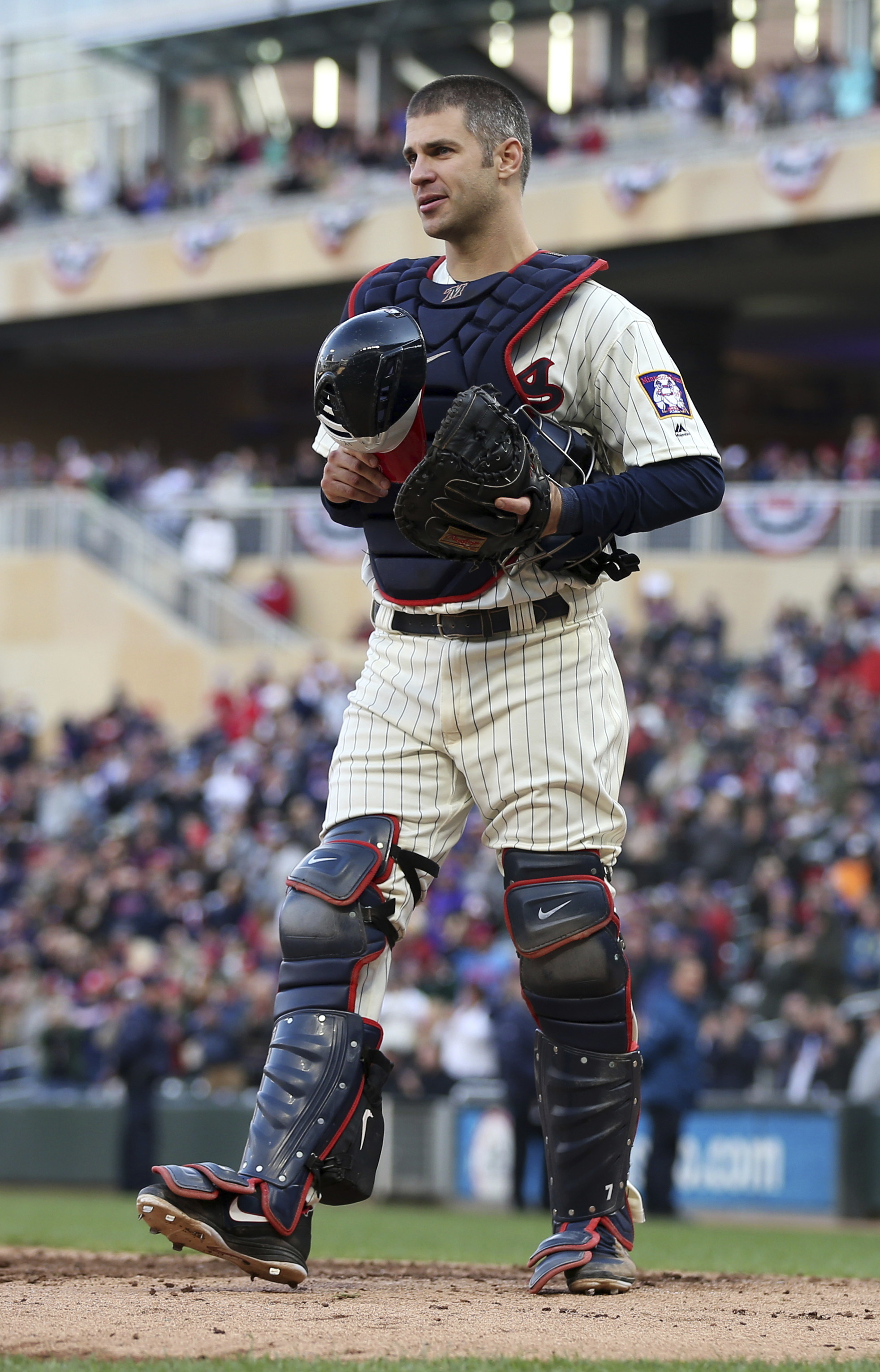 Joe Mauer's children throw out the 1st pitch : r/minnesotatwins